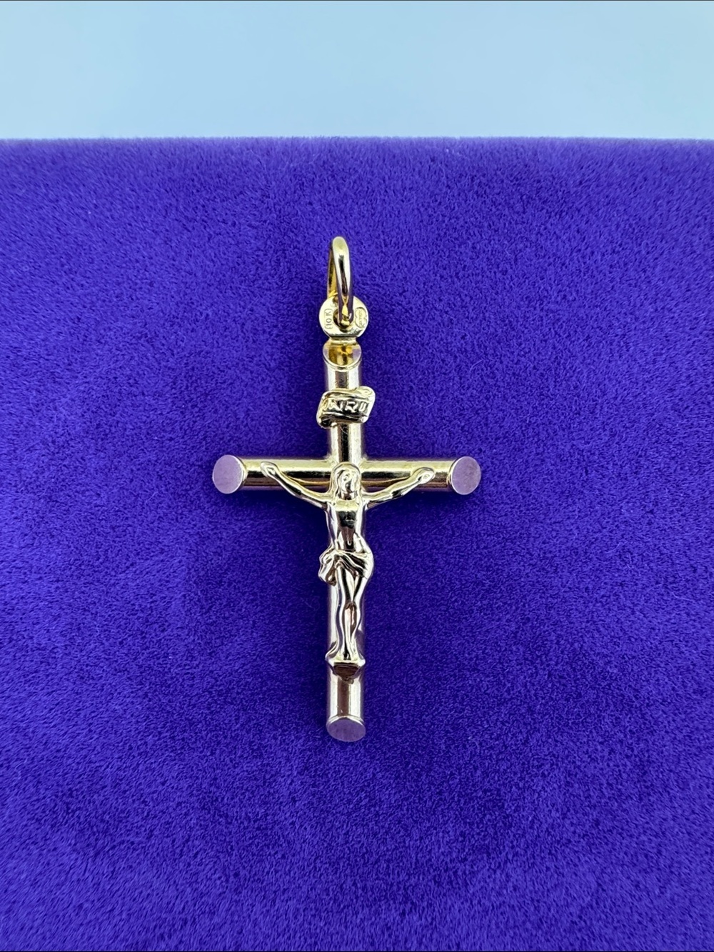 💛 Vintage 10k Gold Crucifix Pendant w/ Corpus